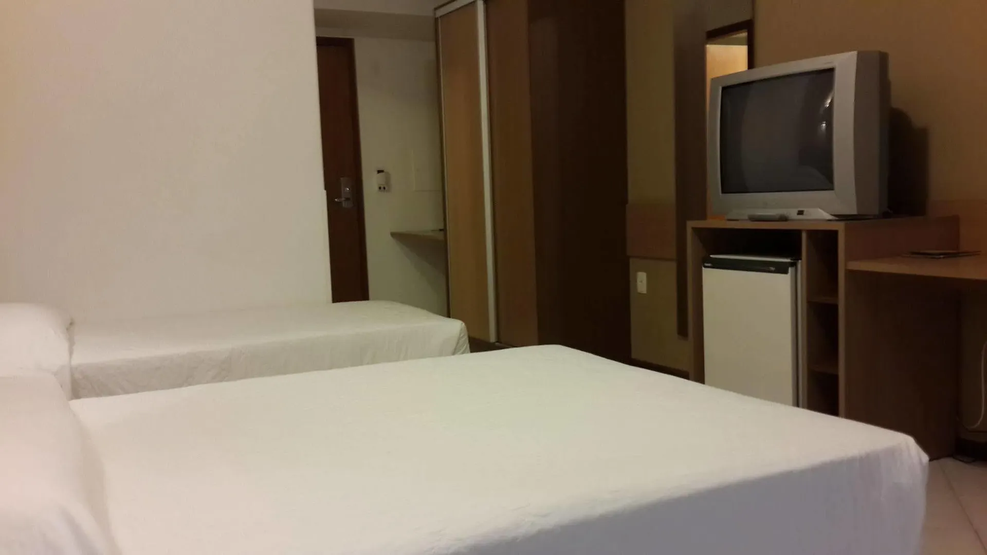 아토바 프라이아 호텔 Balneário Camboriú 4*,